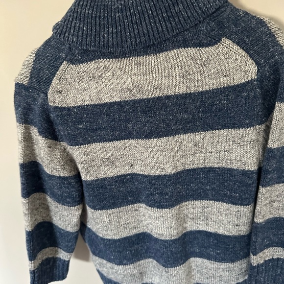 Gap brand new button down sweater - Picture 3 of 4